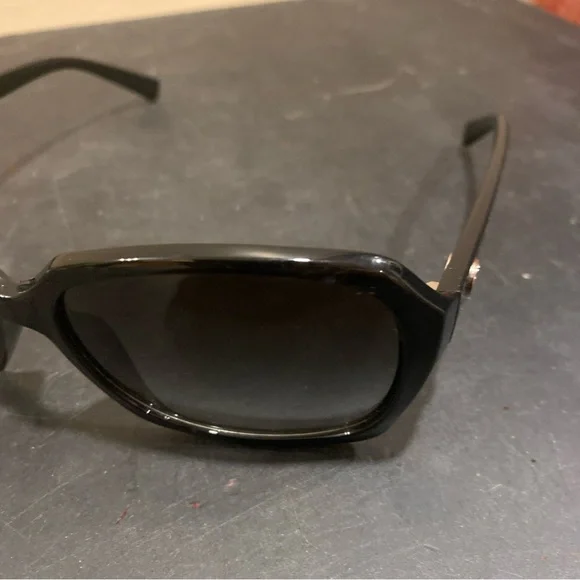 DKNY DY 4087 3540/8D Solid Black 59-16-135 Sunglasses G29/2 - Picture 3 of 10